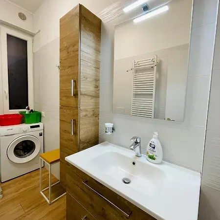 Apartment The Castle Door House - Entire 2-bed *