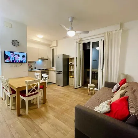 Apartment The Castle Door House - Entire 2-bed Bologna