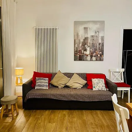 The Castle Door House - Entire 2-bed Apartment