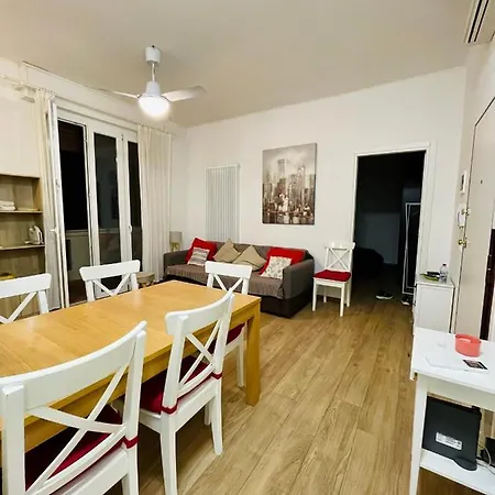The Castle Door House - Entire 2-bed Bologna