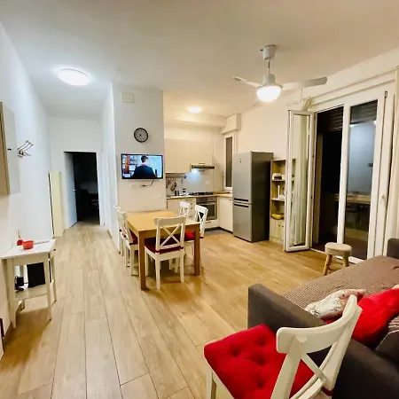 The Castle Door House - Entire 2-bed *