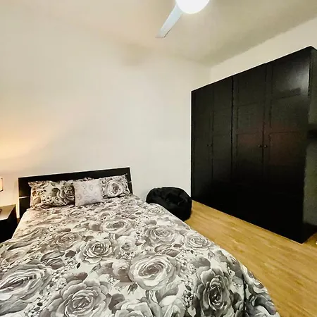 The Castle Door House - Entire 2-bed *